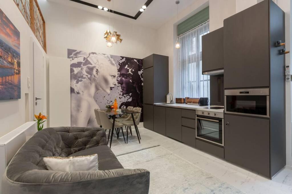 Premium By Hi5-king Street's Luxury Apartament